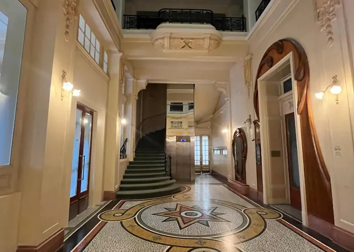 Plein Centre - Astoria エクスレバン